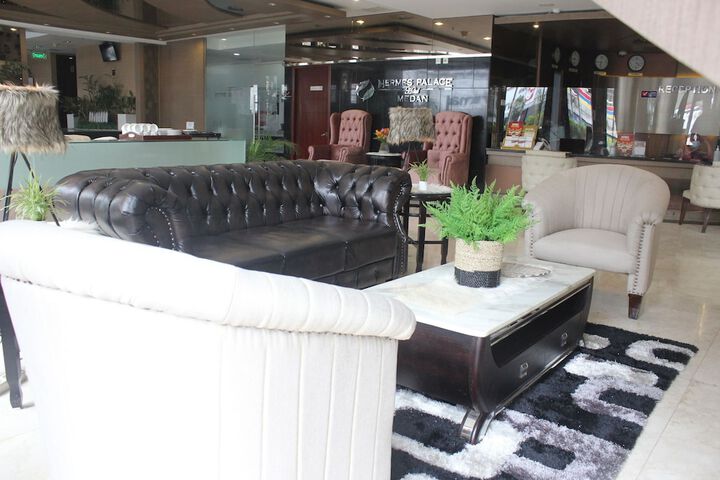 Hotel Interior 4 of 32