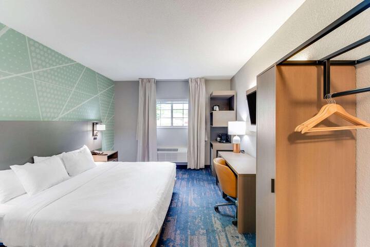 1 King Bed Accessible (3 of 12)