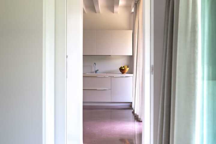 Room 10 of 39