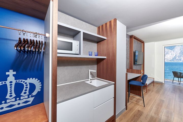Room 48 of 112