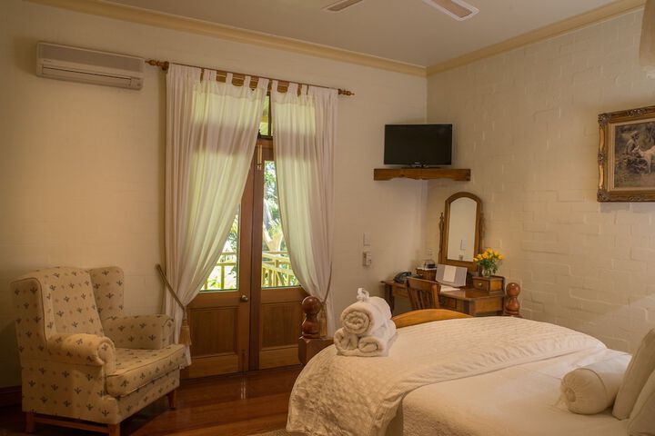 Room 4 of 63