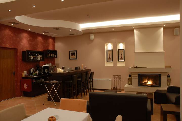 Lounge 69 of 91