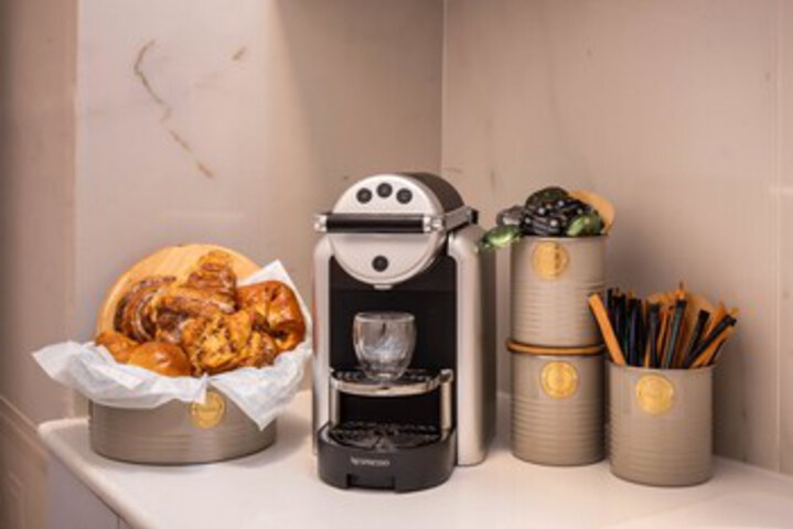Breakfast/Coffee Service 13 of 72