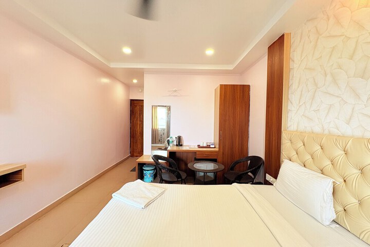 Room 6 of 34