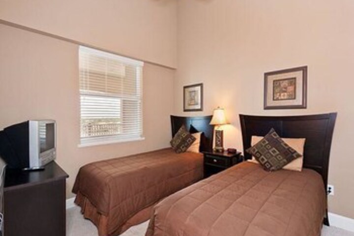 Room 43 of 49