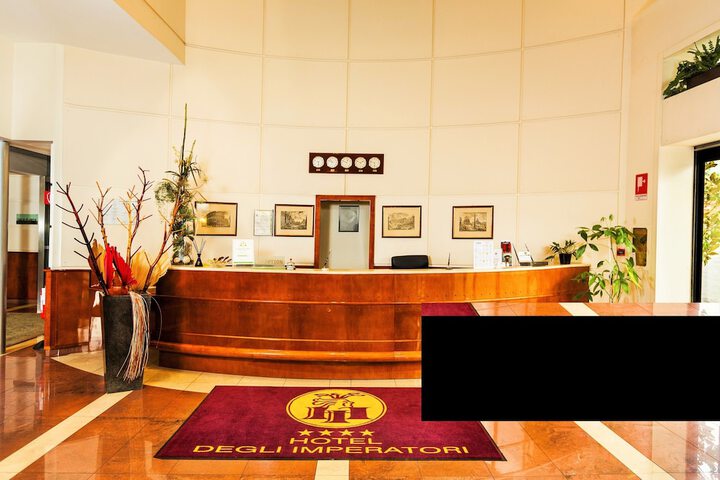 Check-in/check-out kiosk