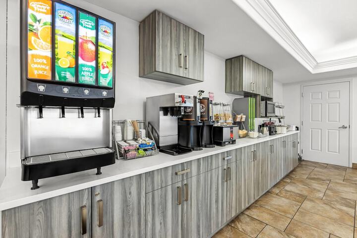 Breakfast area