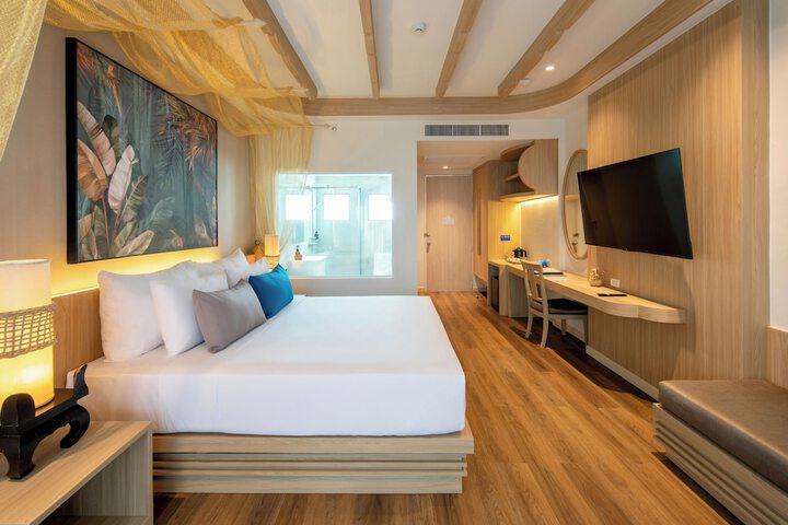 Room 52 of 166