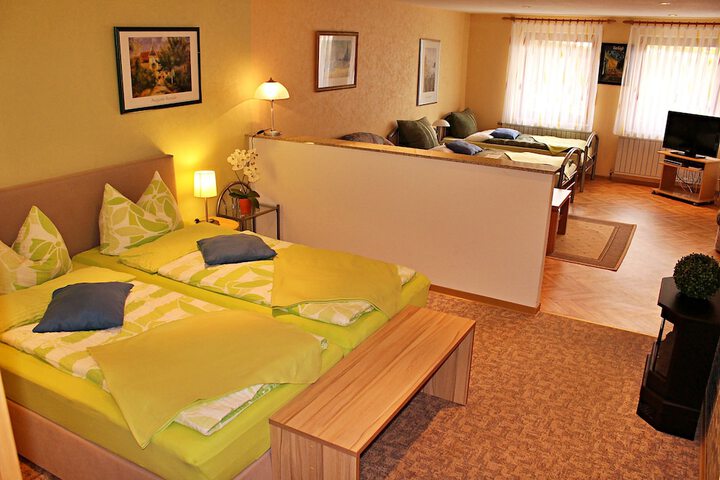 Room 9 of 13