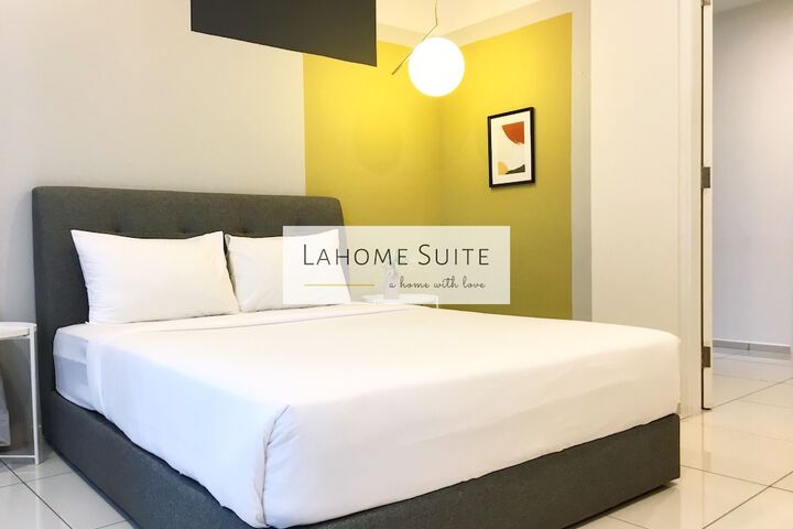 Room 8 of 34