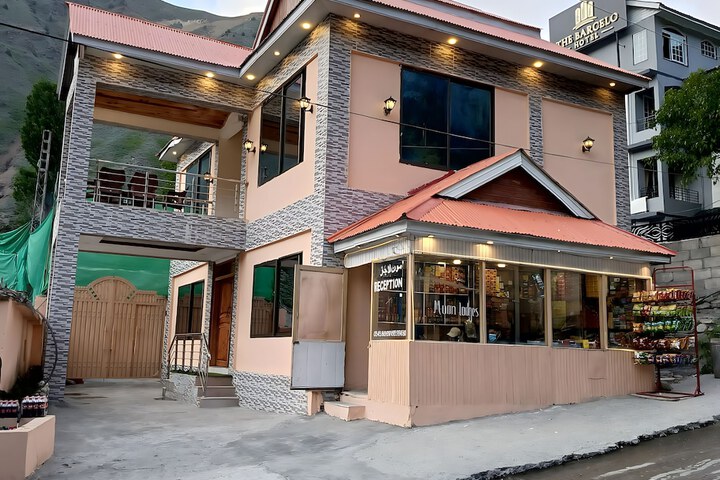 Moon Lodges Naran