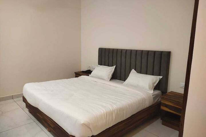 Room 7 of 53