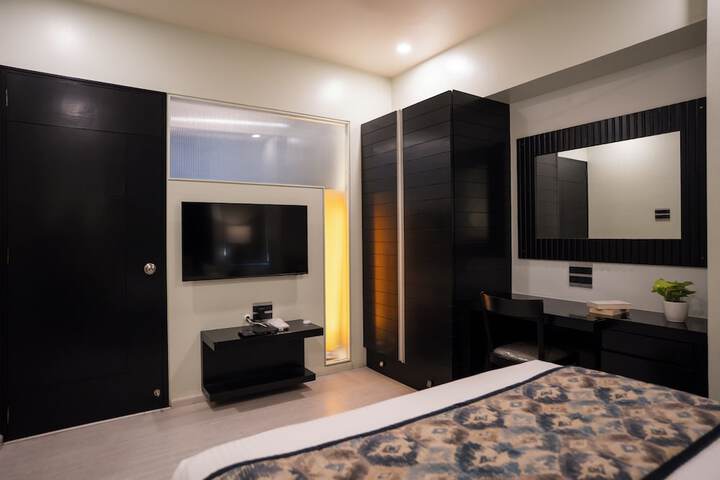 Room 12 of 34
