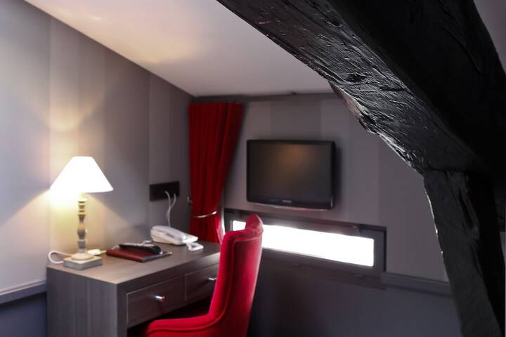 Room 40 of 69