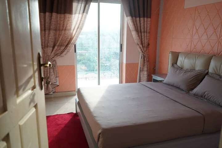 Room 6 of 34