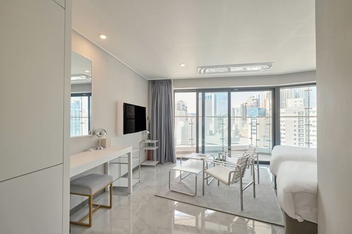 Room 8 of 29