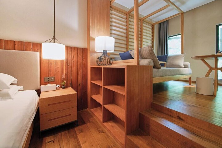 Room 10 of 45