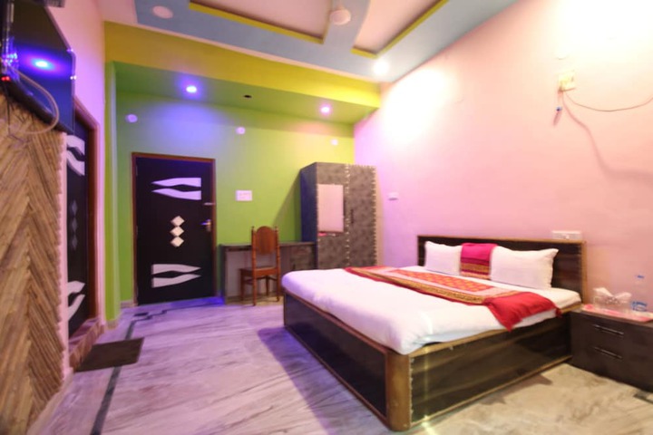 Room 7 of 27