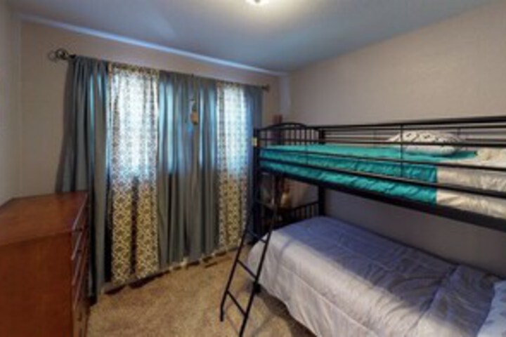 Room 8 of 12