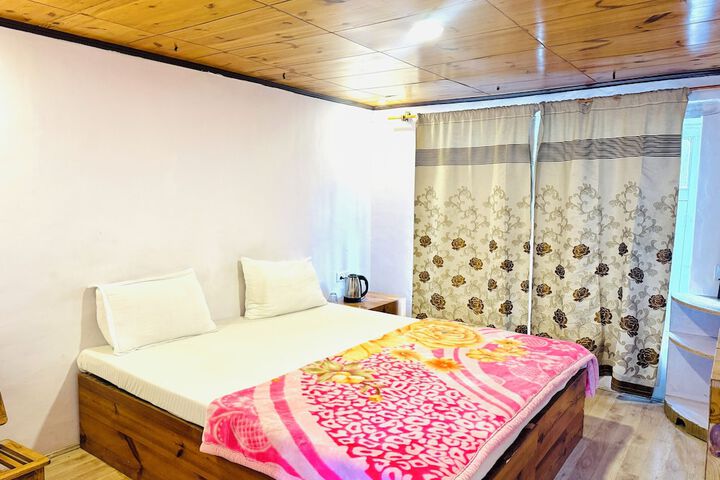 Room 9 of 24