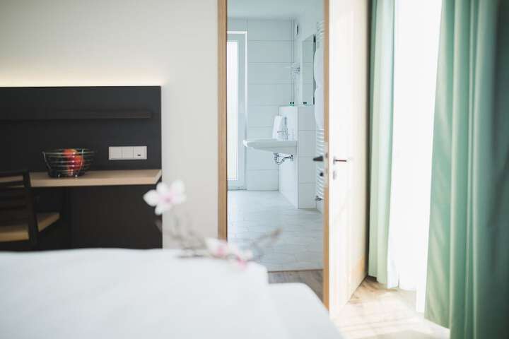 Room 19 of 48