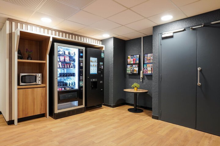 Guest Lobby