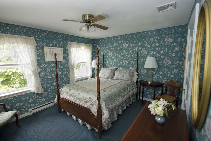Room 11 of 40