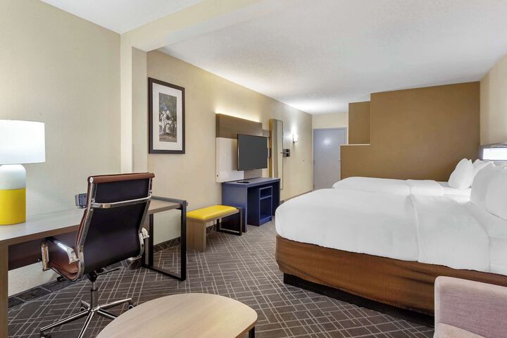 Suite 2 Queen Beds (5 of 15)