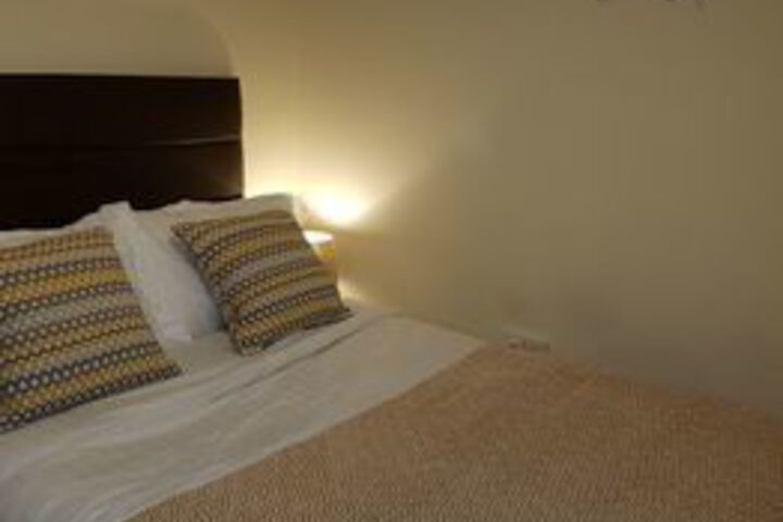 Room 9 of 30