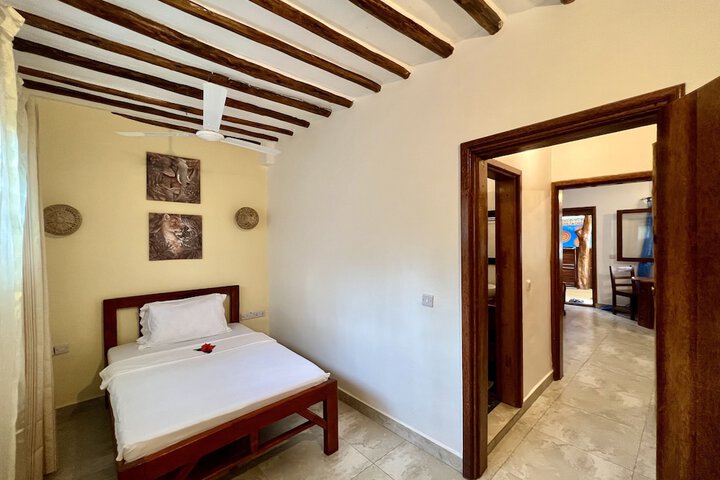 Room 14 of 40