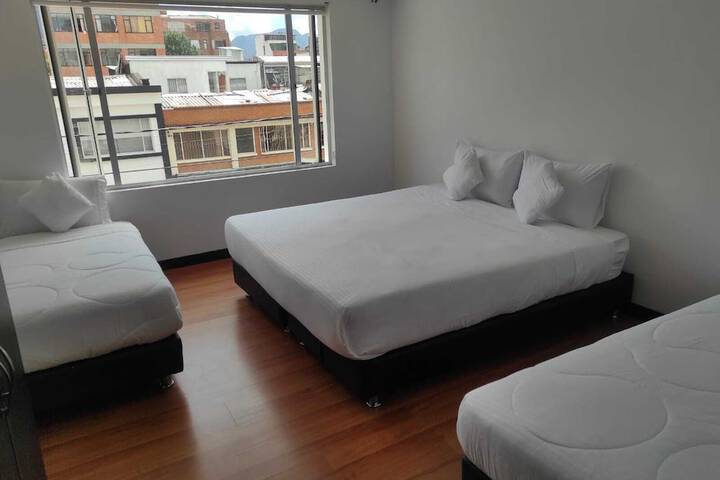 Room 5 of 8