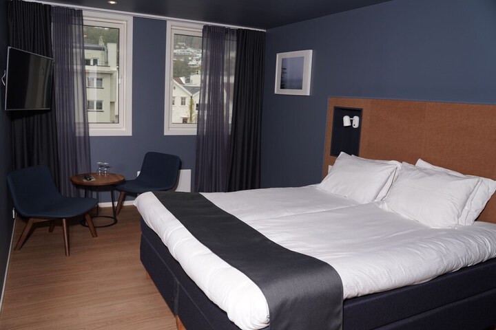 Room 6 of 31