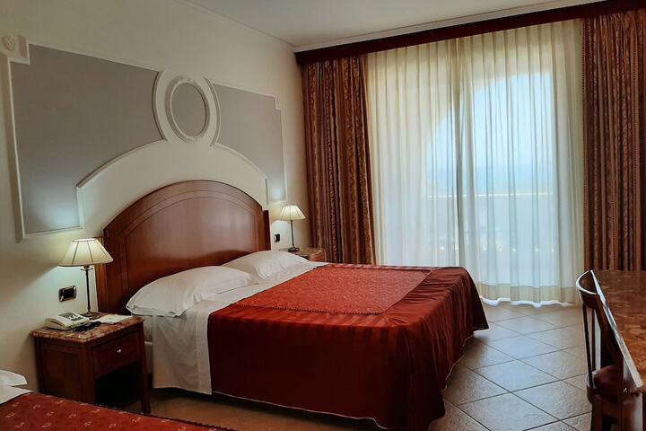 Room 12 of 67