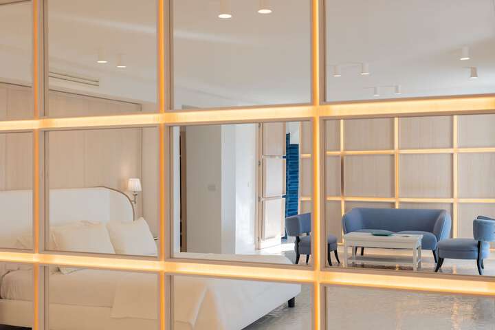 Room 5 of 110