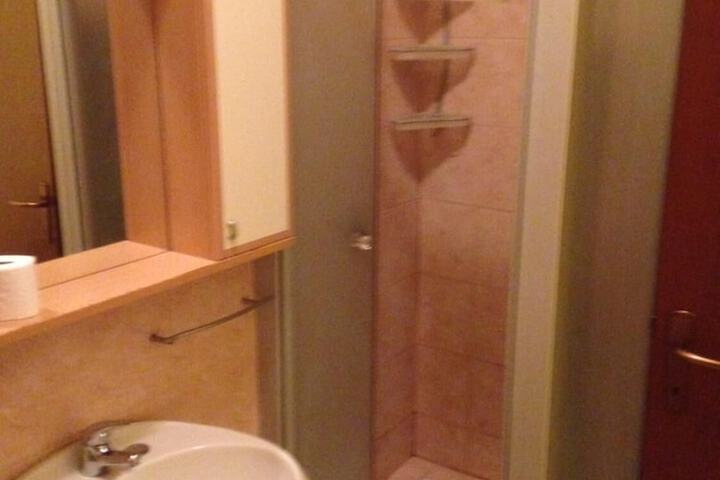 Room 22 of 40