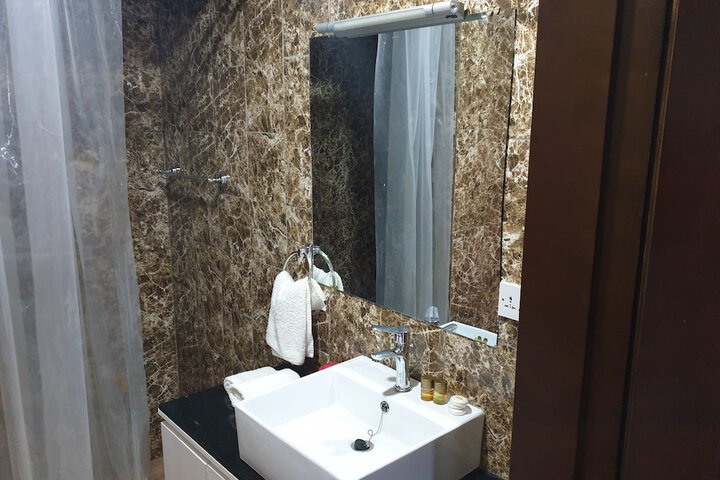 Room 32 of 71