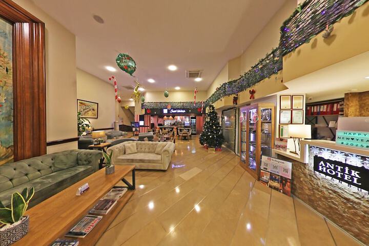 Guest Lobby