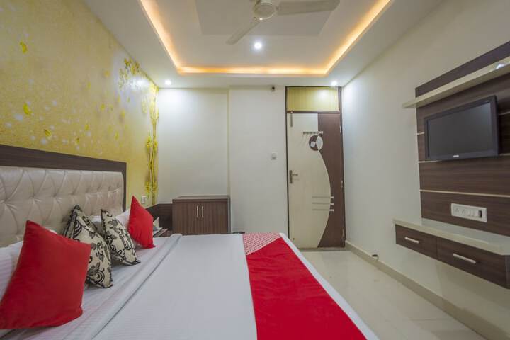 Room 4 of 11