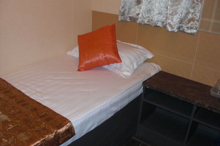Room 14 of 30