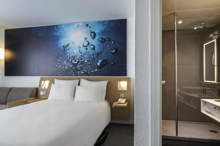 Room 21 of 156