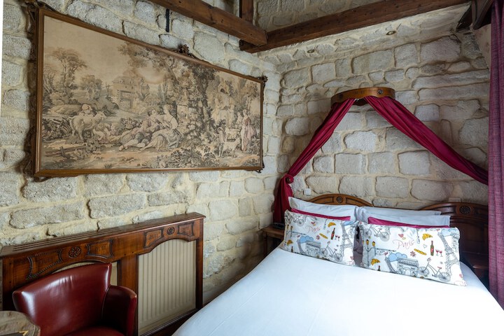 Room 30 of 95