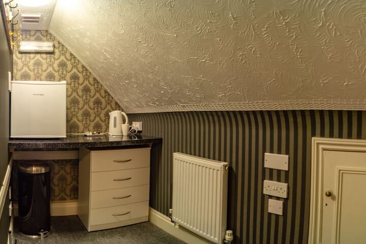 Room 50 of 97