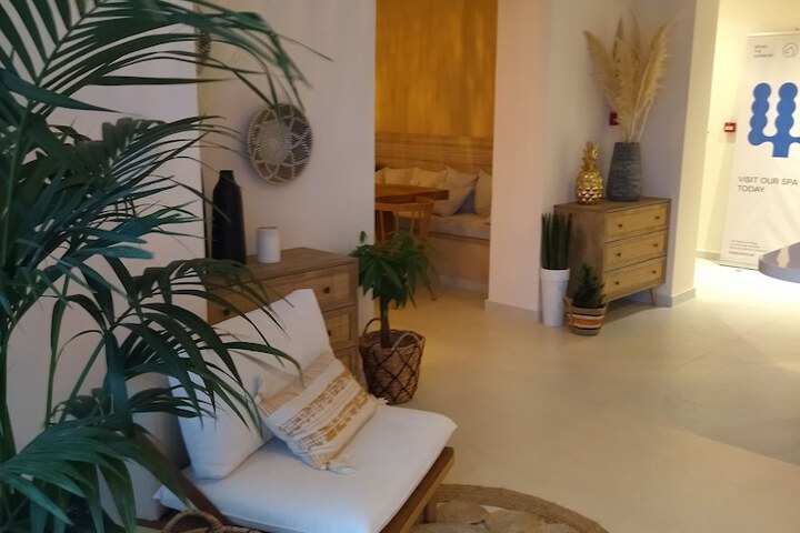 Hotel Interior 2 of 189