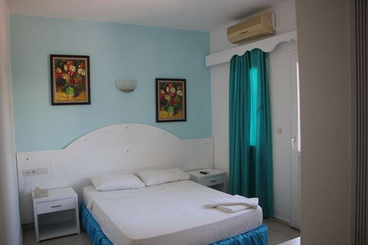 Room 9 of 38