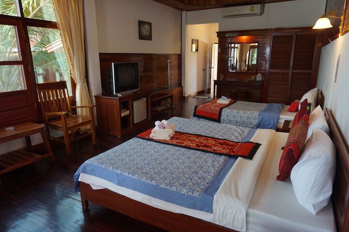 Room 11 of 28