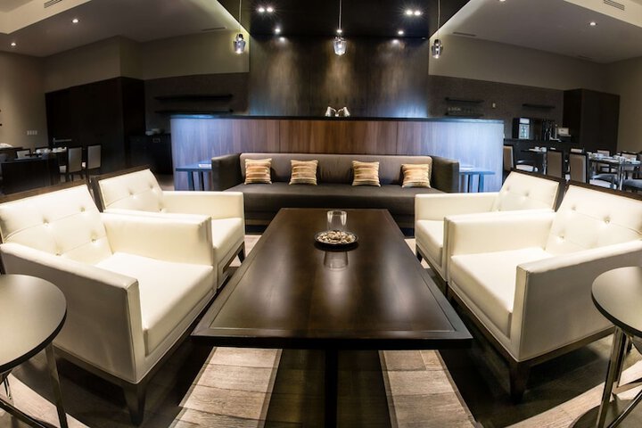Lounge 97 of 101
