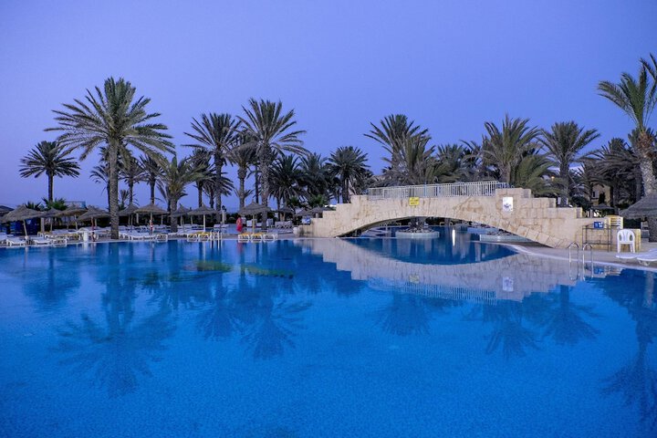 Pools & Facilities