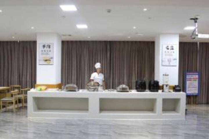 JunYue Hotel