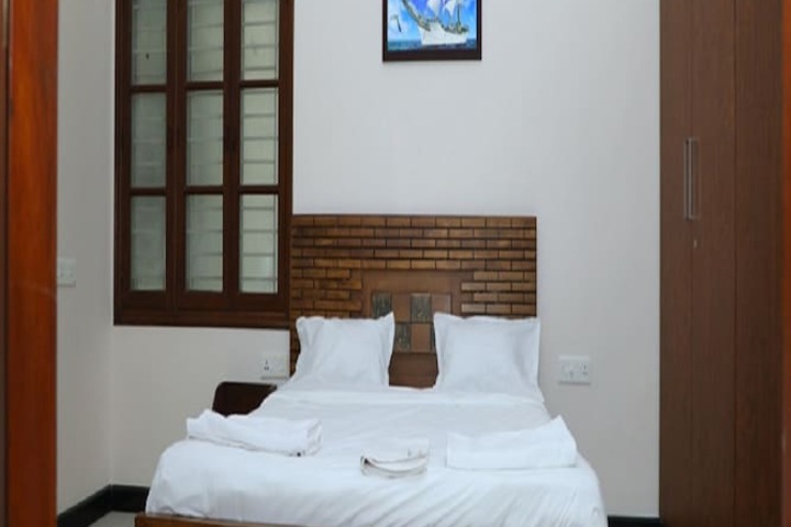 Room 2 of 16