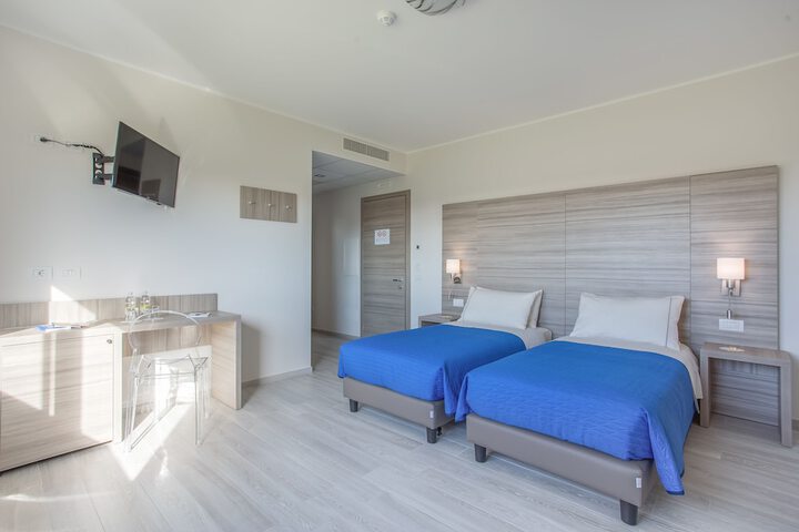 Room 16 of 70